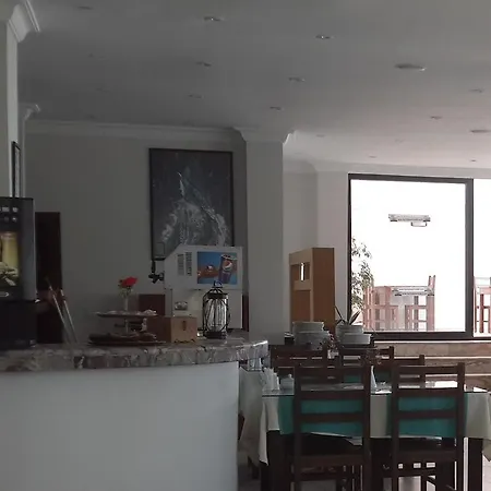 Alta Hotel