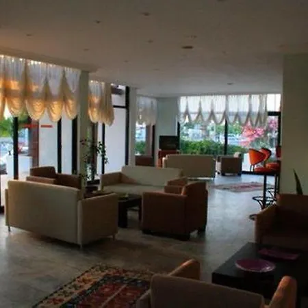 Hotel Alta 2*
